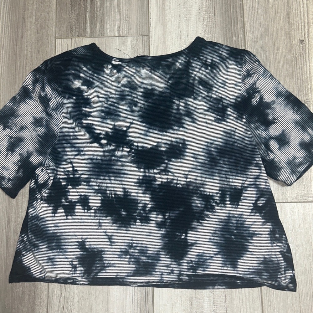 Kensie Black & Cream Color Crop Tee Women’s Med Tye Dye Look - Picture 2 of 8
